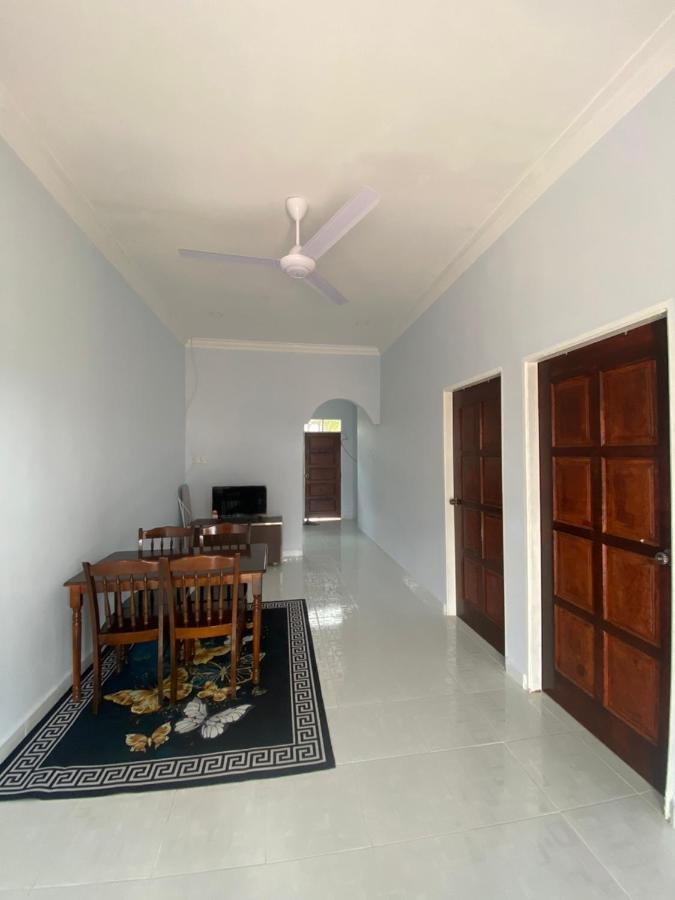Tok Mek Homestay Setiu Esterno foto